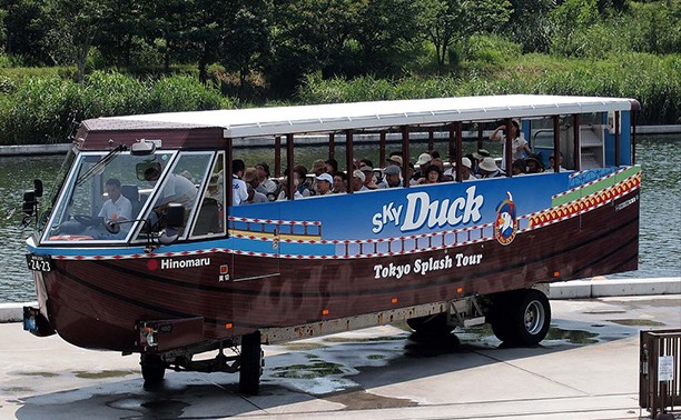 Экскурсионный автобус-амфибия